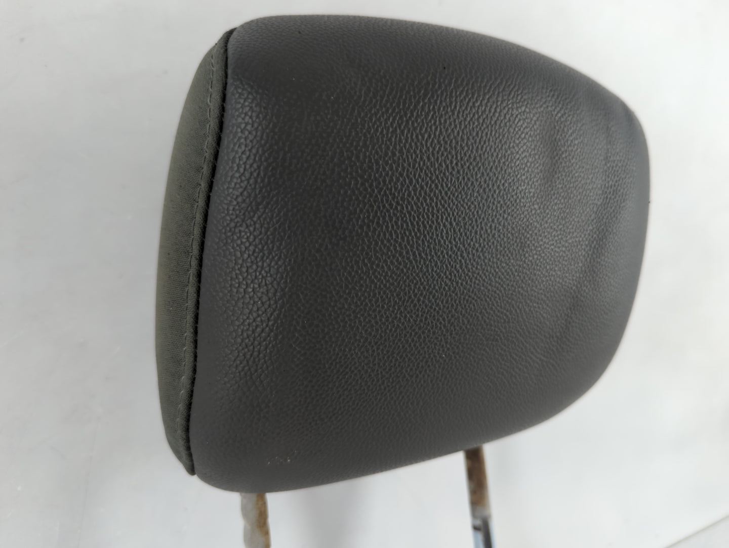 2008 Chrysler Town & Country Headrest Head Rest Front Driver Passenger Seat Fits OEM Used Auto Parts - Oemusedautoparts1.com
