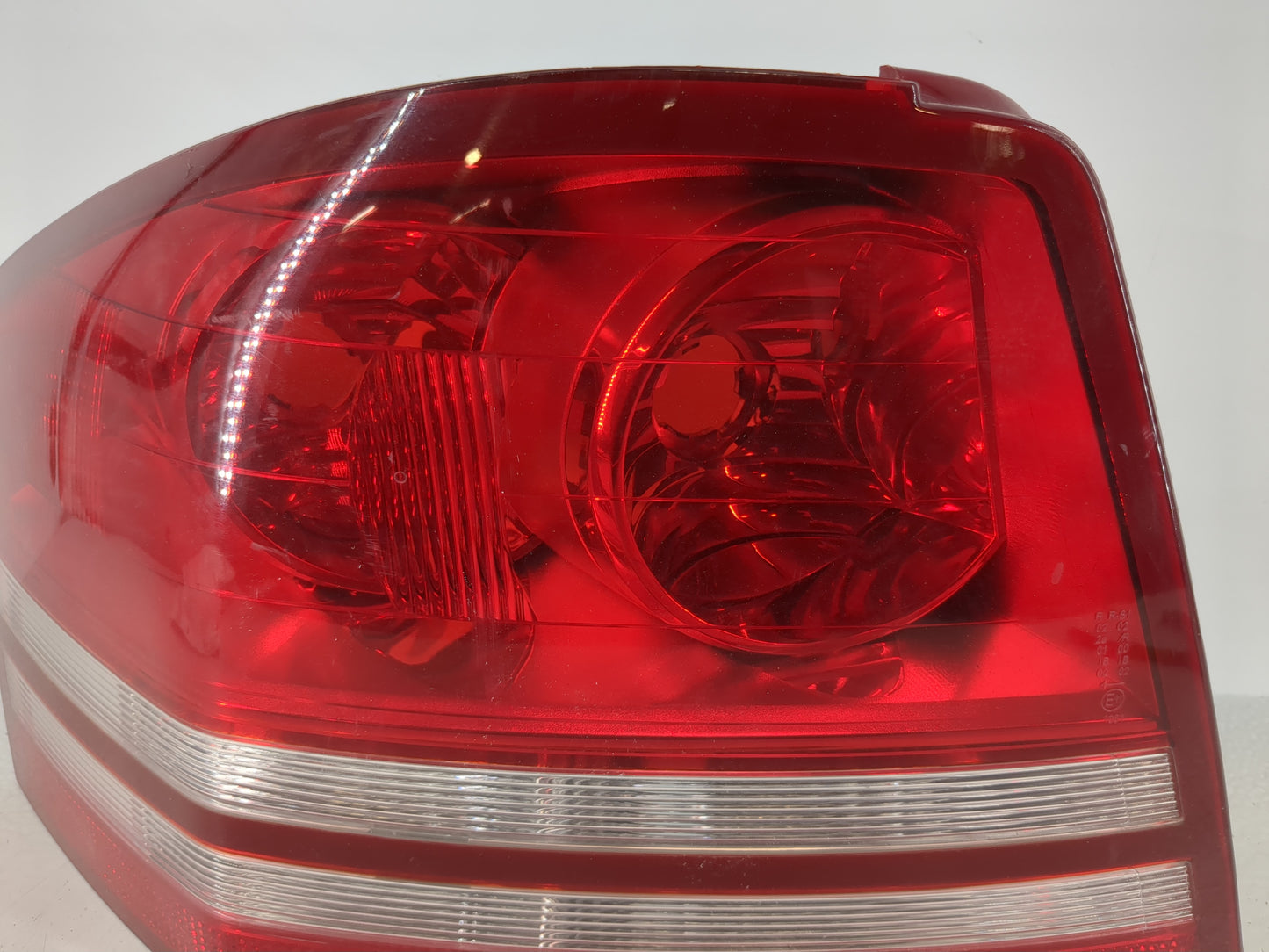2008-2010 Dodge Avenger Tail Light Assembly Driver Left OEM P/N:60439DOM Fits Fits 2008 2009 2010 OEM Used Auto Parts - Oemu