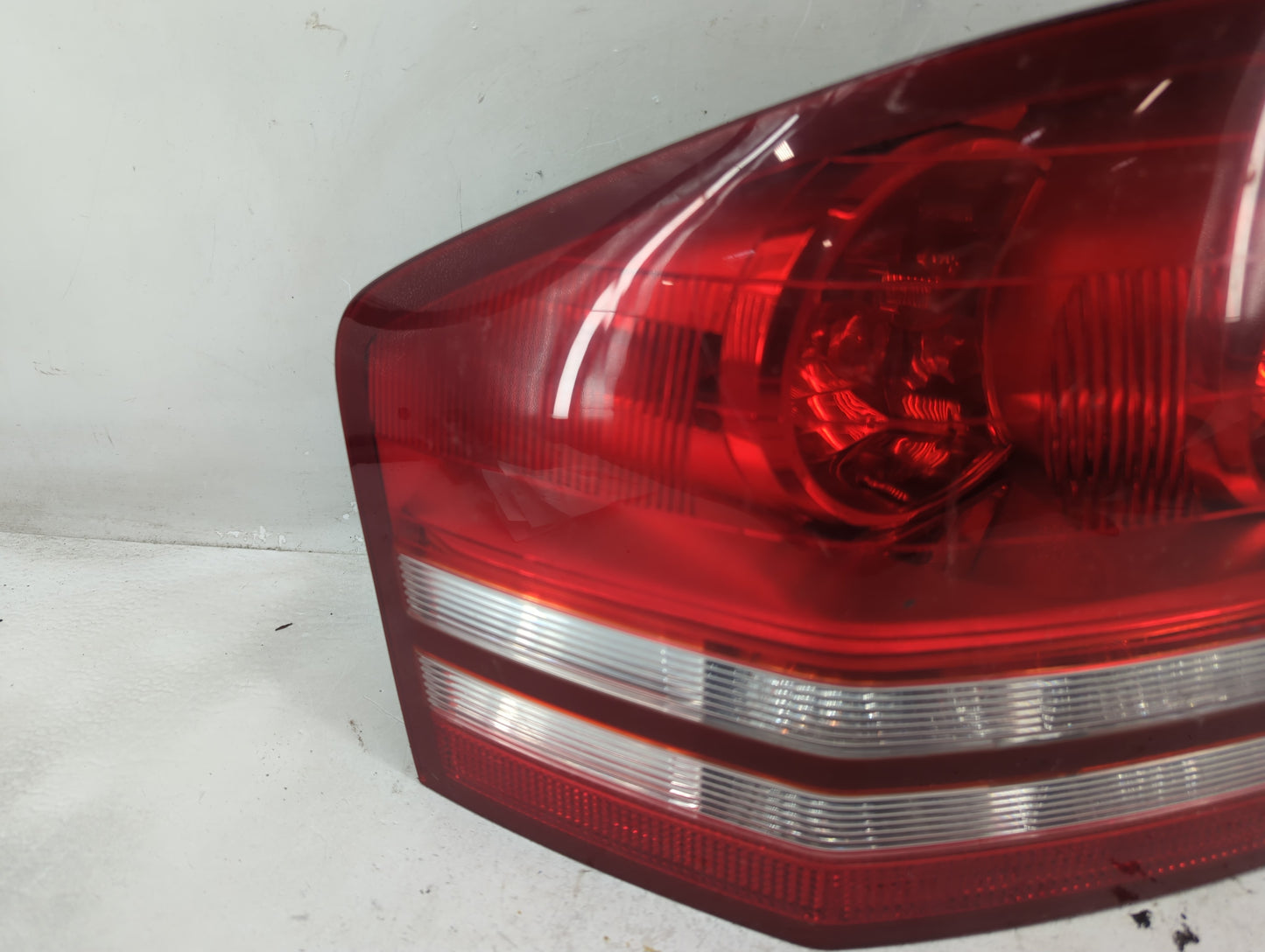 2008-2010 Dodge Avenger Tail Light Assembly Driver Left OEM P/N:05303991AD Fits Fits 2008 2009 2010 OEM Used Auto Parts - Oe