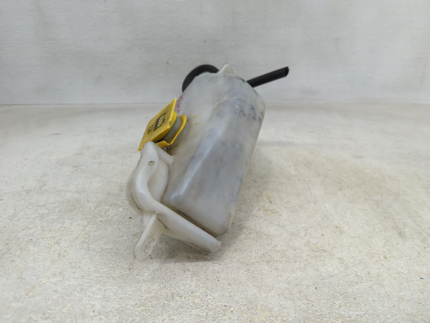 2008-2010 Dodge Avenger Windshield Washer Fluid Reservoir Bottle Oem - Oemusedautoparts1.com
