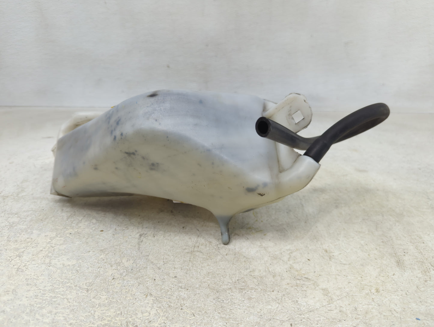 2008-2010 Dodge Avenger Windshield Washer Fluid Reservoir Bottle Oem - Oemusedautoparts1.com