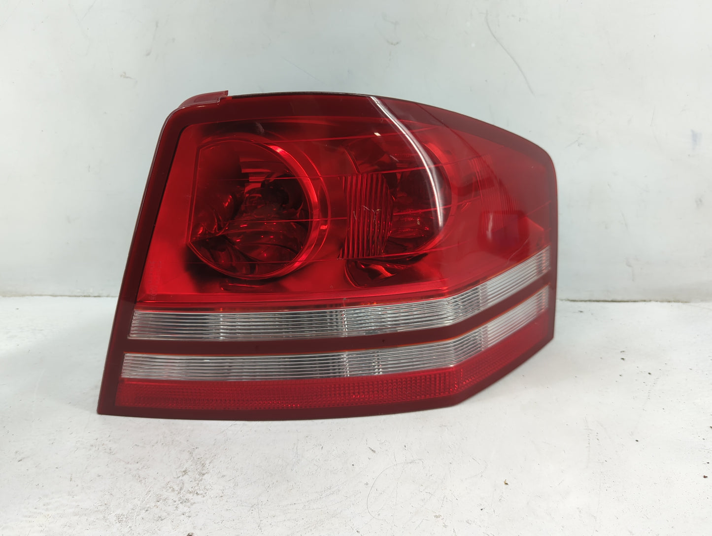 2008-2010 Dodge Avenger Tail Light Assembly Passenger Right OEM P/N:05116220AE 05303990AE Fits Fits 2008 2009 2010 OEM Used 