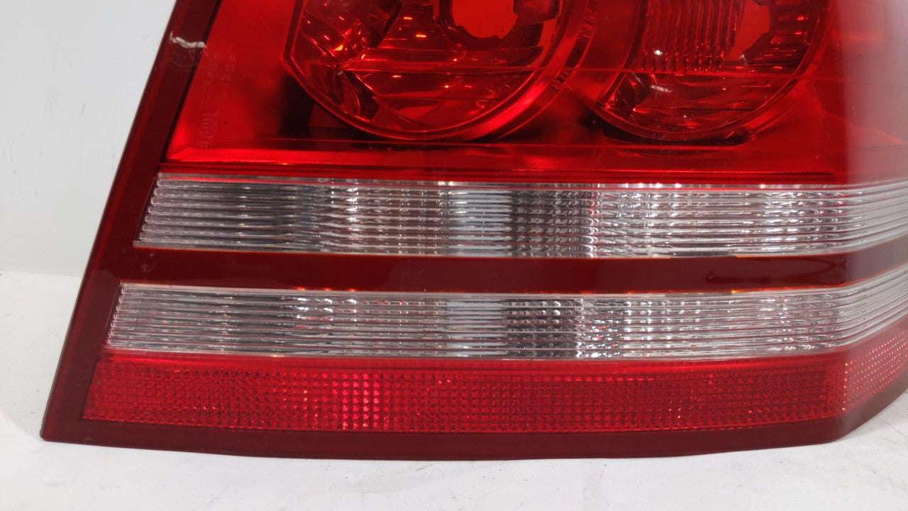 2008-2010 Dodge Avenger Tail Light Assembly Passenger Right OEM P/N:05303990AG E132707 Fits Fits 2008 2009 2010 OEM Used Aut