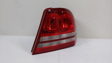 2008-2010 Dodge Avenger Tail Light Assembly Passenger Right OEM P/N:05303990AG E132707 Fits Fits 2008 2009 2010 OEM Used Aut