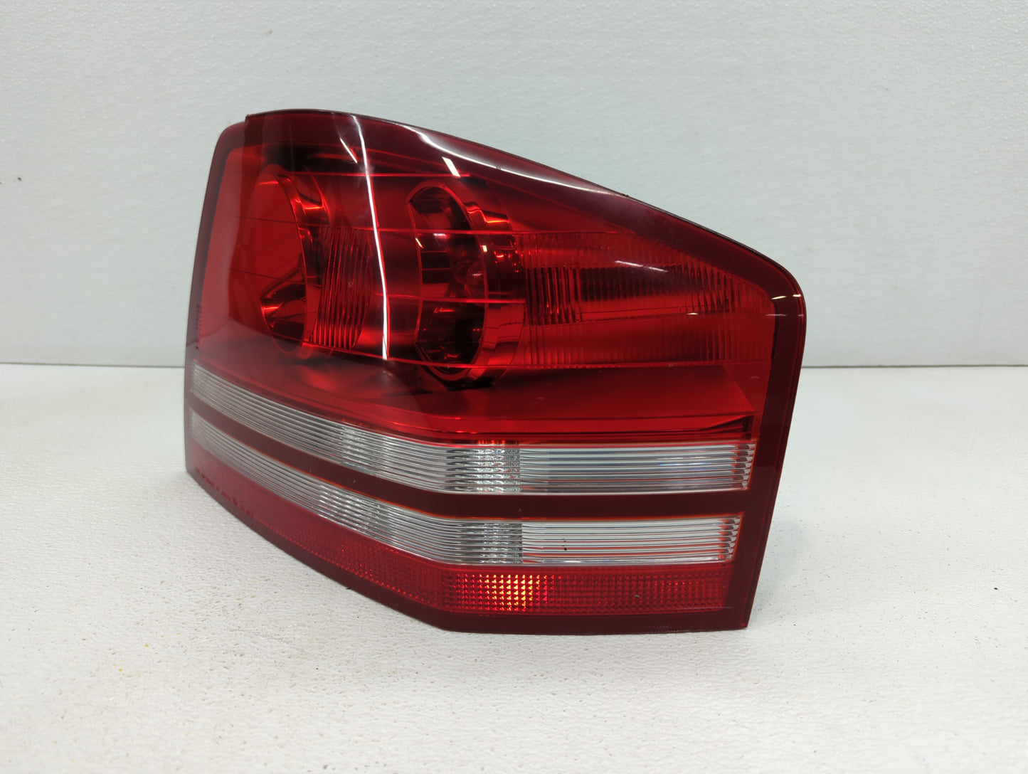 2008-2010 Dodge Avenger Tail Light Assembly Passenger Right OEM P/N:05303990AE 05303990AG Fits Fits 2008 2009 2010 OEM Used 