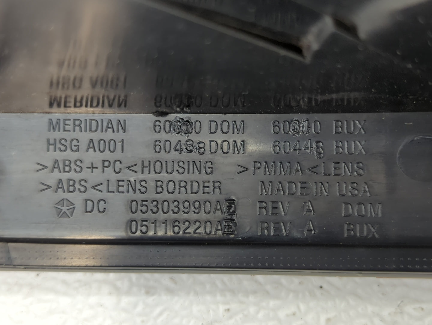 2008-2010 Dodge Avenger Tail Light Assembly Passenger Right OEM P/N:05303990AE 05303990AG Fits Fits 2008 2009 2010 OEM Used 