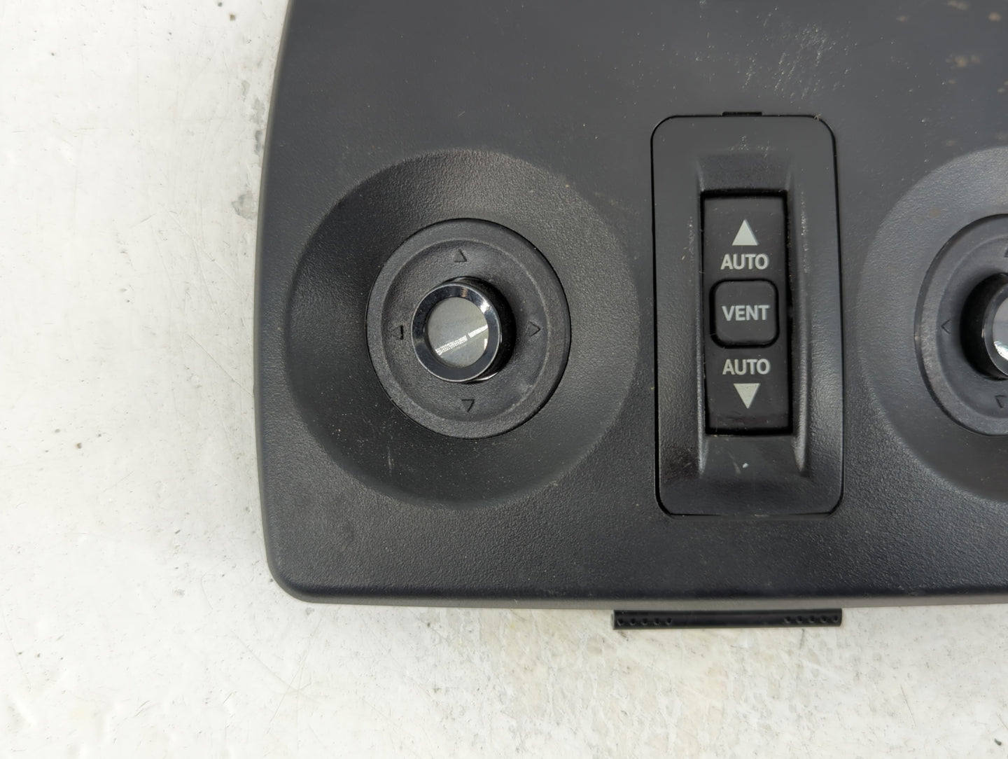 2008 Dodge Avenger Overhead Roof Console - Oemusedautoparts1.com