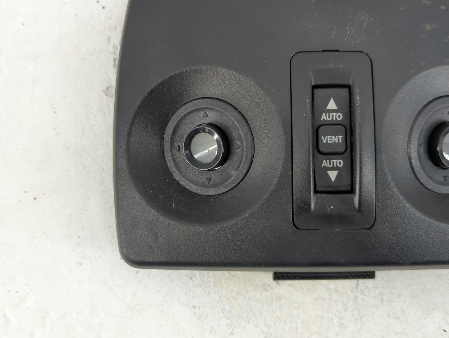 2008 Dodge Avenger Overhead Roof Console - Oemusedautoparts1.com
