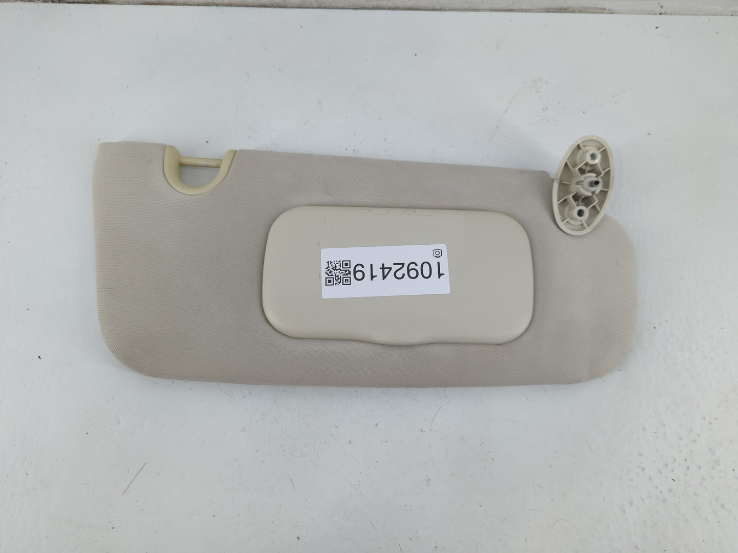 2007-2008 Dodge Caliber Sun Visor Shade Replacement Passenger Right Mirror Fits Fits 2007 2008 OEM Used Auto Parts - Oemused