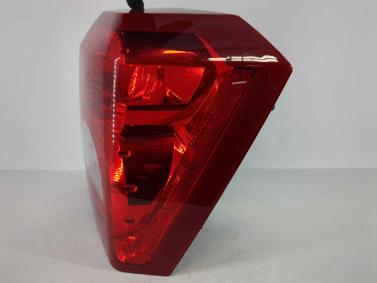 2008-2012 Dodge Caliber Tail Light Assembly Passenger Right OEM P/N:05303880 05303752 A Fits Fits 2008 2009 2010 2011 2012 O