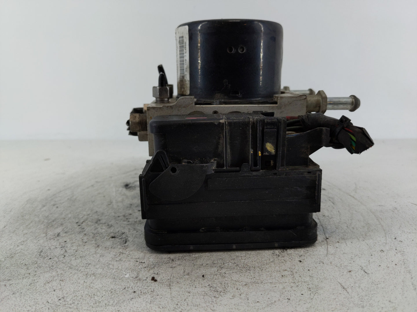 2008-2009 Dodge Caliber ABS Pump Control Module Replacement P/N:P68023303AC Fits Fits 2008 2009 OEM Used Auto Parts - Oemuse