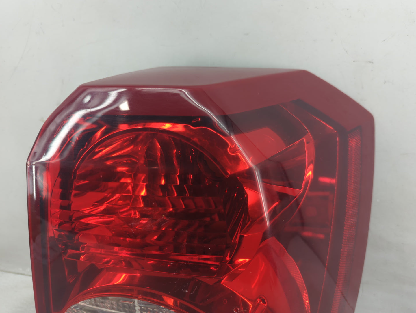 2008-2012 Dodge Caliber Tail Light Assembly Passenger Right OEM P/N:320264 B Fits Fits 2008 2009 2010 2011 2012 OEM Used Aut