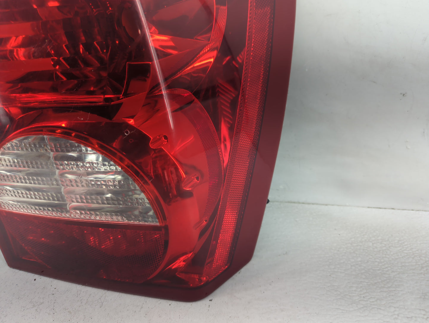 2008-2012 Dodge Caliber Tail Light Assembly Passenger Right OEM P/N:320264 B Fits Fits 2008 2009 2010 2011 2012 OEM Used Aut