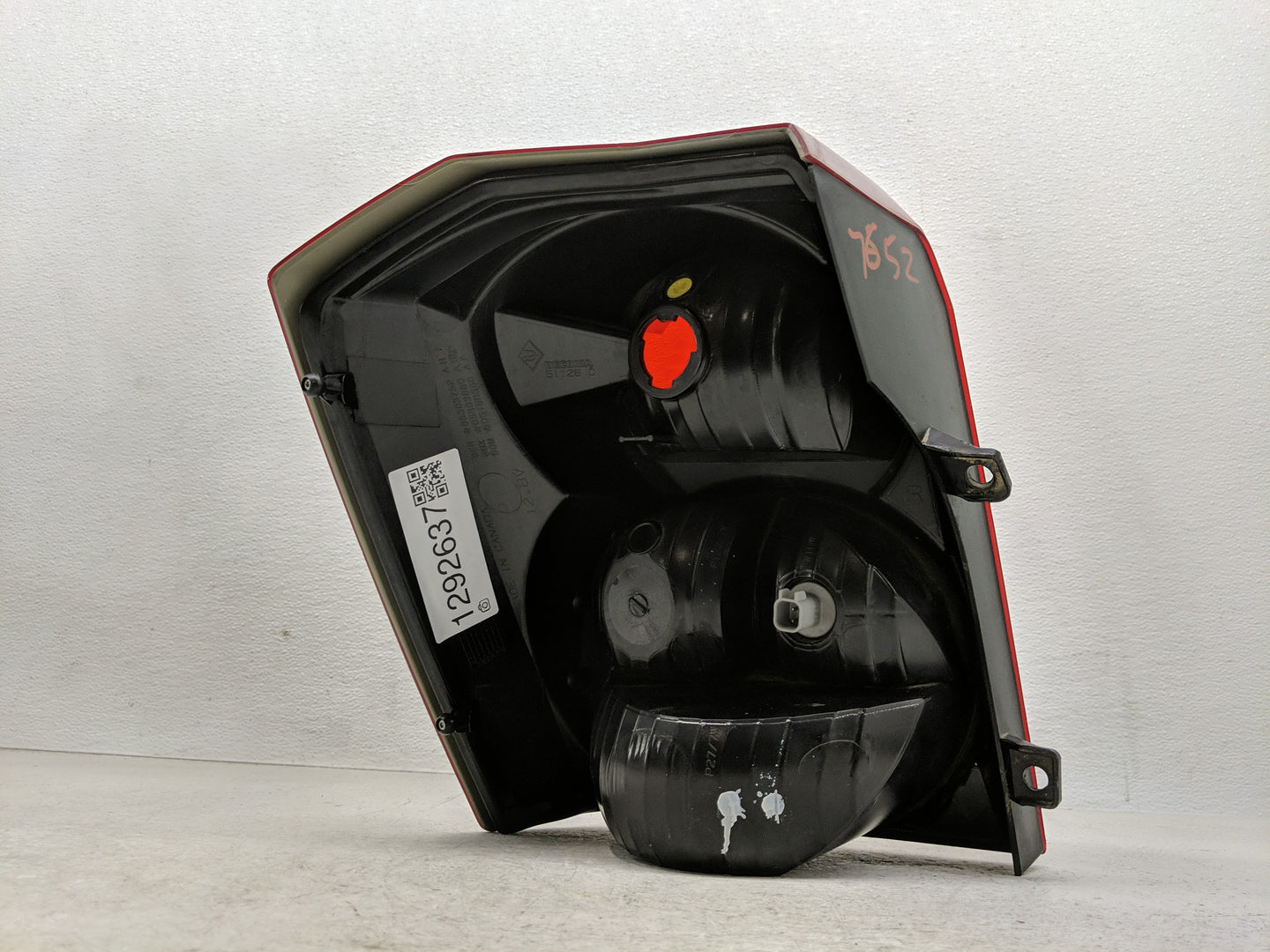 2008-2012 Dodge Caliber Tail Light Assembly Passenger Right OEM P/N:05160360 AA 05303880 AH Fits Fits 2008 2009 2010 2011 20