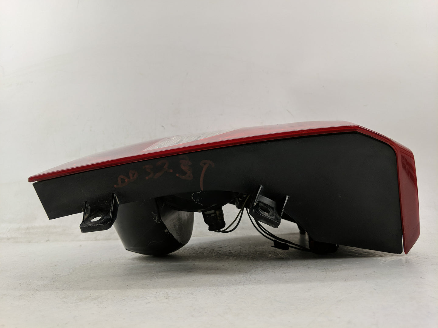 2008-2012 Dodge Caliber Tail Light Assembly Driver Left OEM P/N:05303881 05303753 Fits Fits 2008 2009 2010 2011 2012 OEM Use