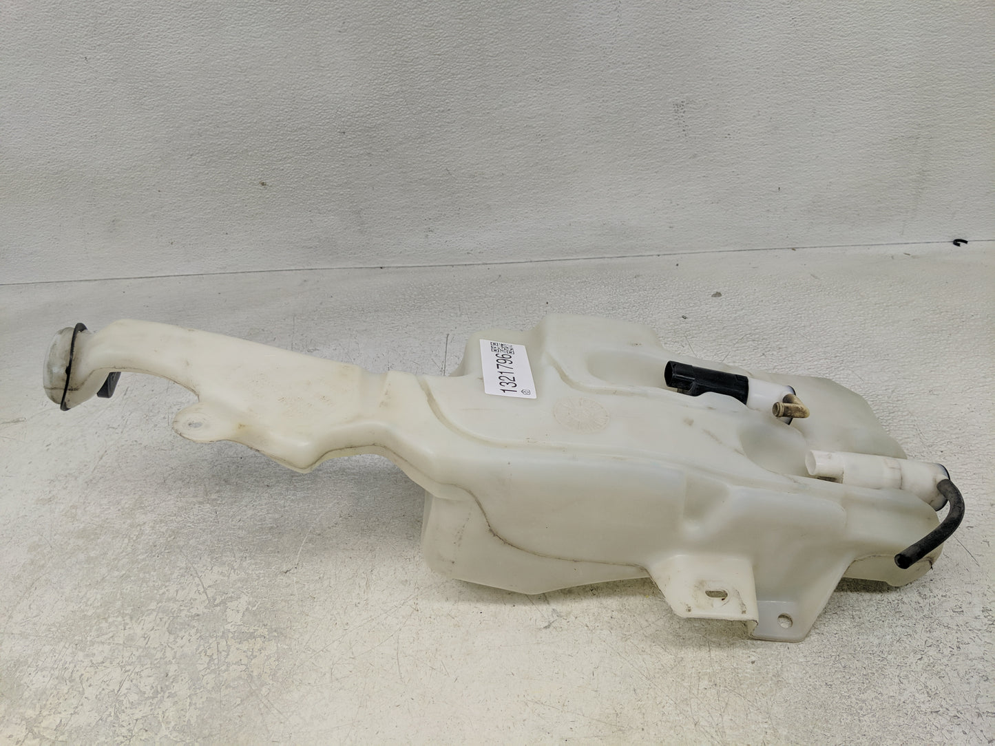 2007-2012 Dodge Caliber Windshield Washer Fluid Reservoir Bottle Oem - Oemusedautoparts1.com