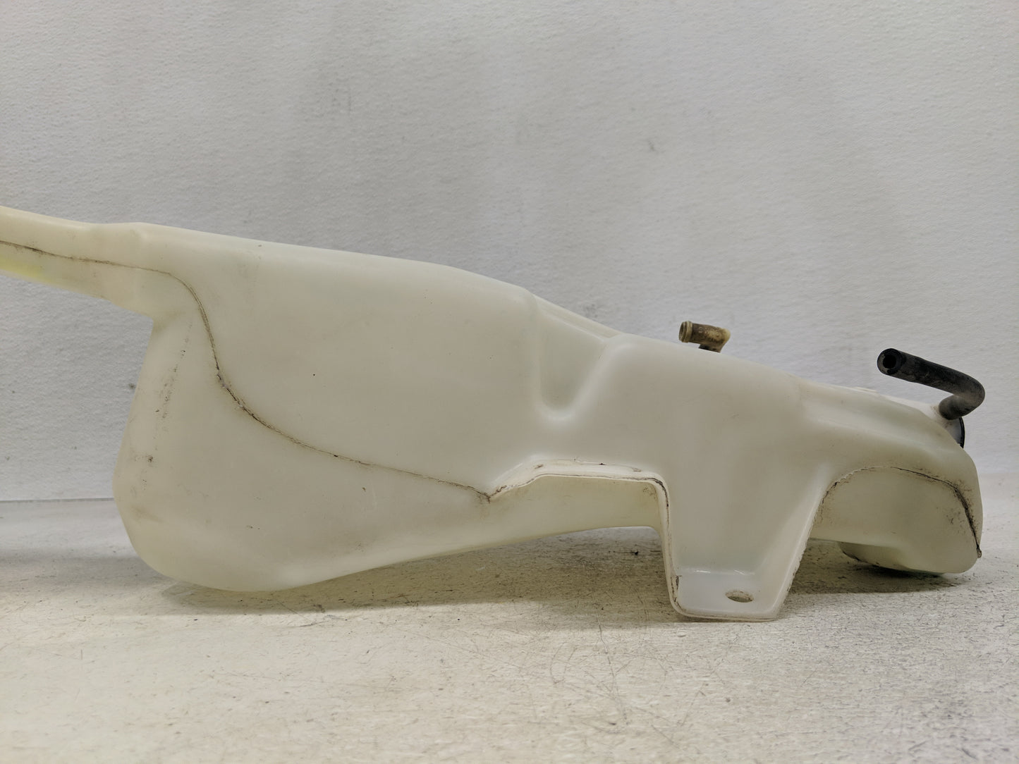 2007-2012 Dodge Caliber Windshield Washer Fluid Reservoir Bottle Oem - Oemusedautoparts1.com