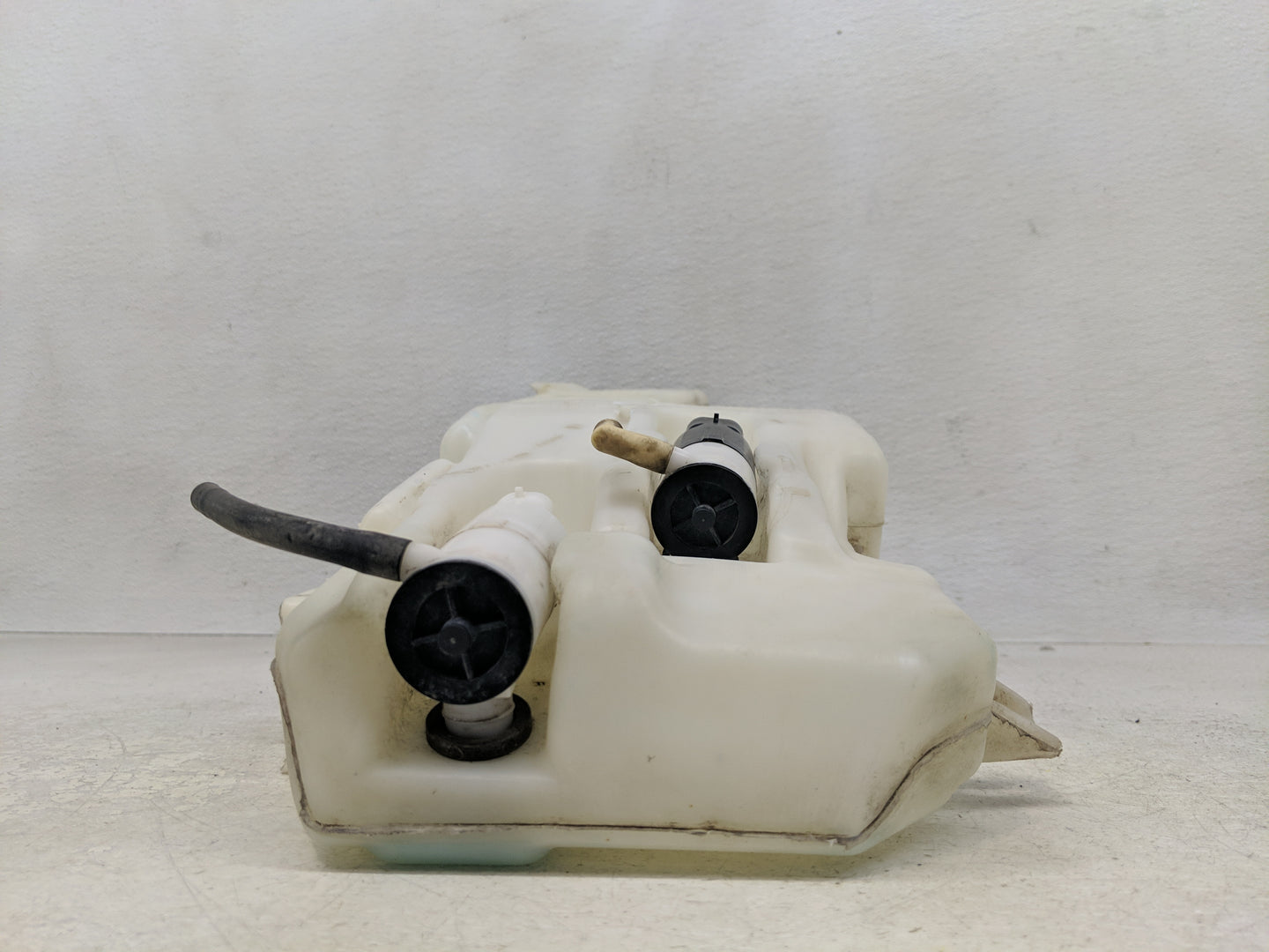 2007-2012 Dodge Caliber Windshield Washer Fluid Reservoir Bottle Oem - Oemusedautoparts1.com