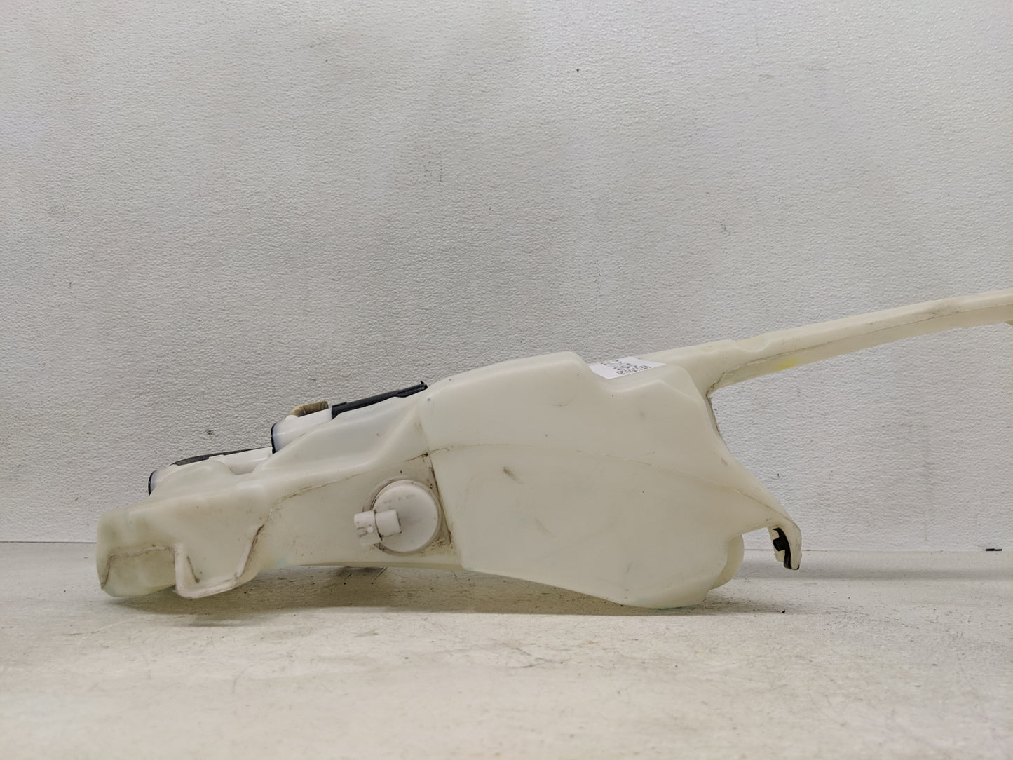 2007-2012 Dodge Caliber Windshield Washer Fluid Reservoir Bottle Oem - Oemusedautoparts1.com
