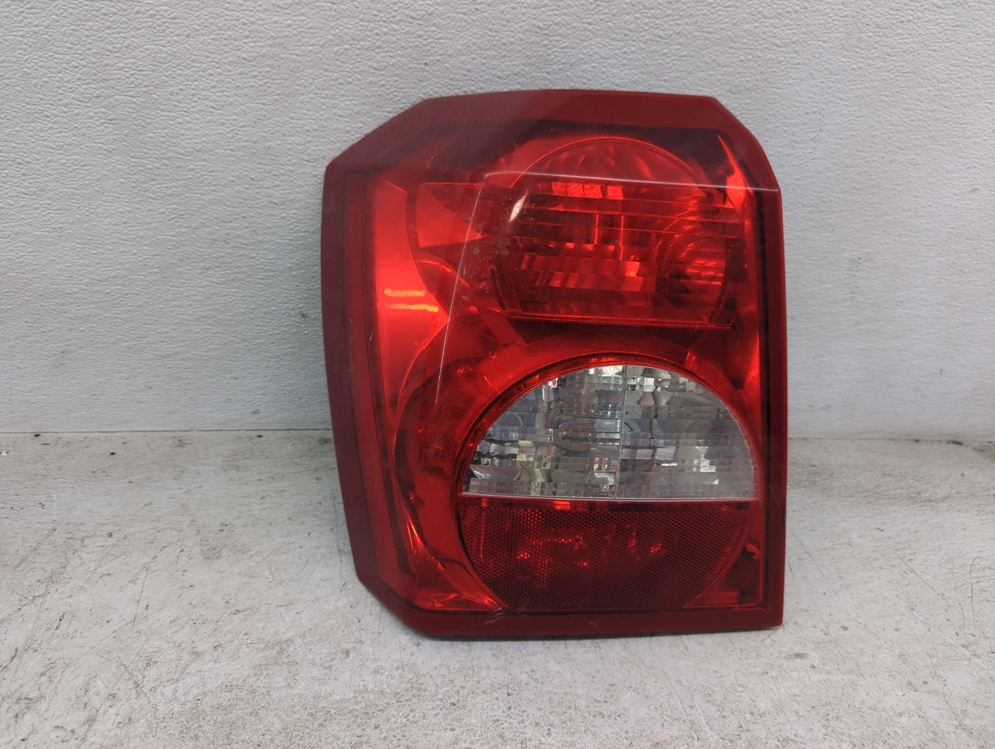 2008-2012 Dodge Caliber Tail Light Assembly Passenger Right OEM Fits Fits 2008 2009 2010 2011 2012 OEM Used Auto Parts - Oem
