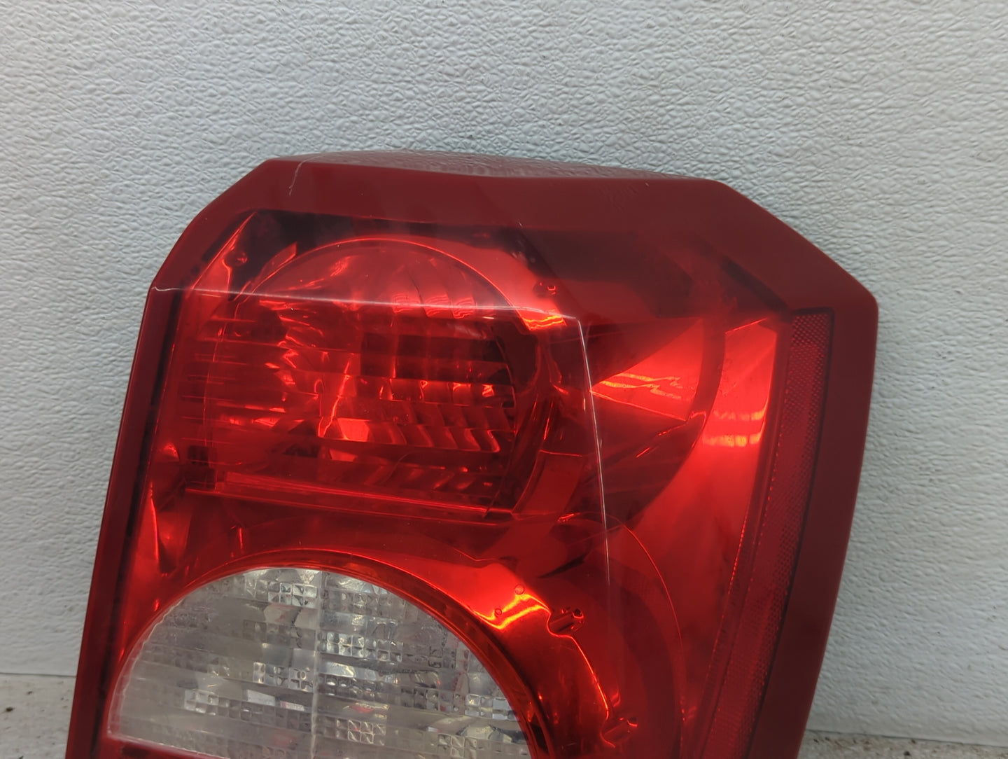 2008-2012 Dodge Caliber Tail Light Assembly Passenger Right OEM P/N:05160360 05303880, 05303752 Fits Fits 2008 2009 2010 201