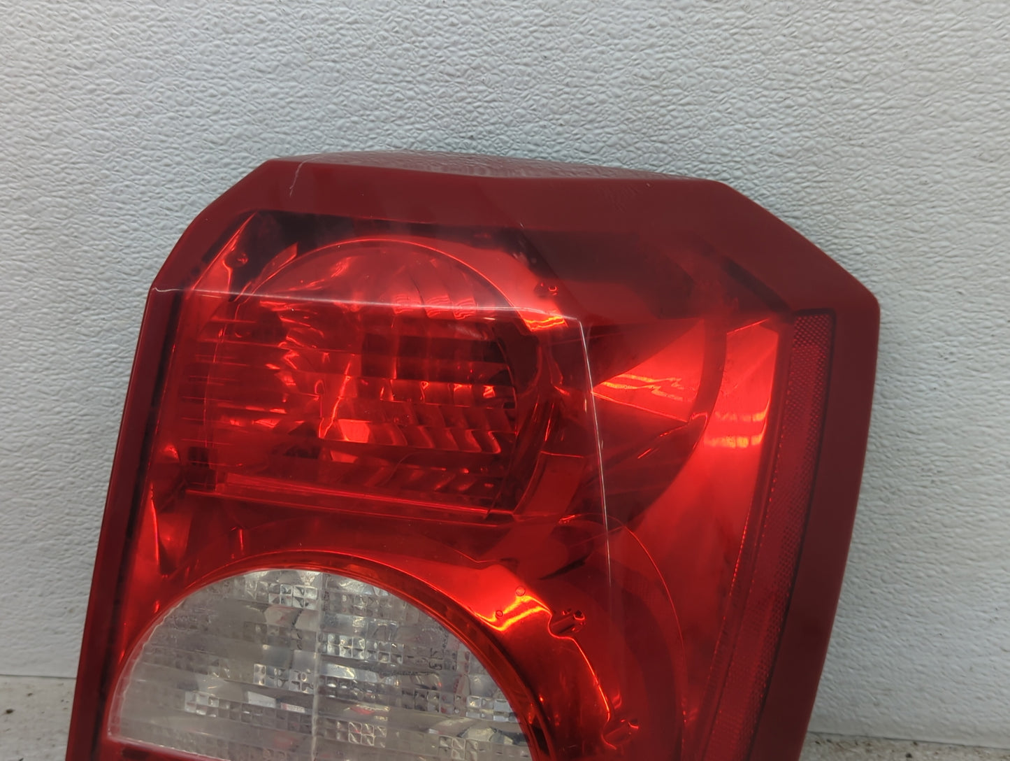 2008-2012 Dodge Caliber Tail Light Assembly Passenger Right OEM P/N:05160360 05303880, 05303752 Fits Fits 2008 2009 2010 201