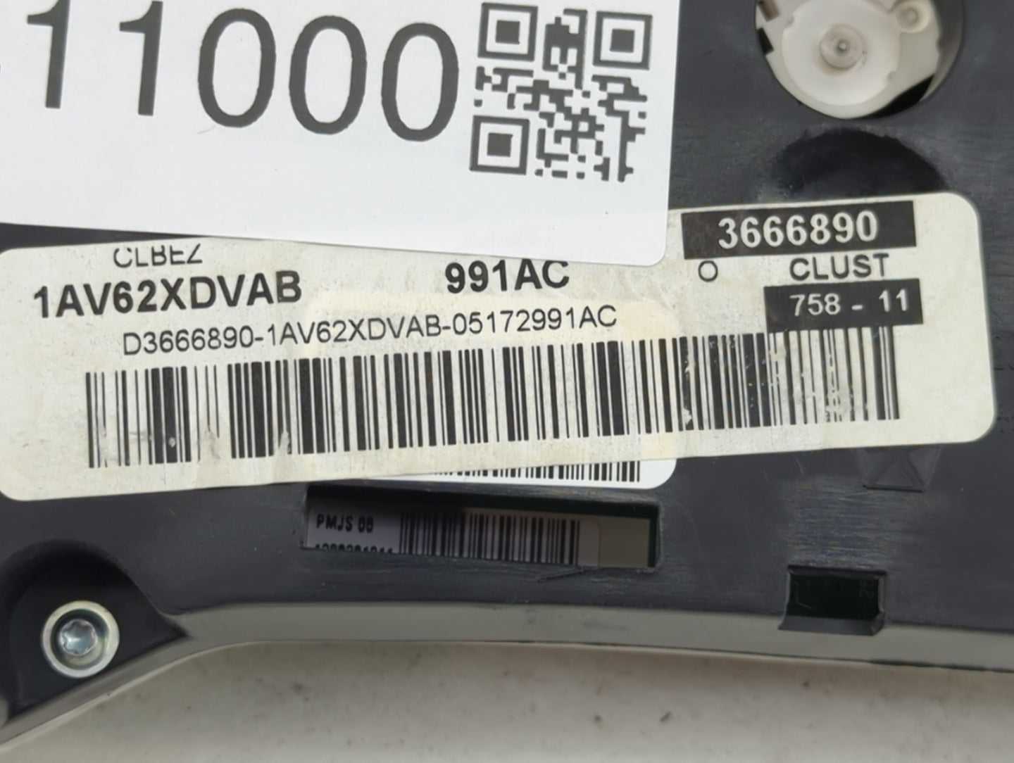 2007-2008 Dodge Caliber Instrument Cluster Speedometer Gauges P/N:1AV62XDVAB Fits Fits 2007 2008 OEM Used Auto Parts - Oemus