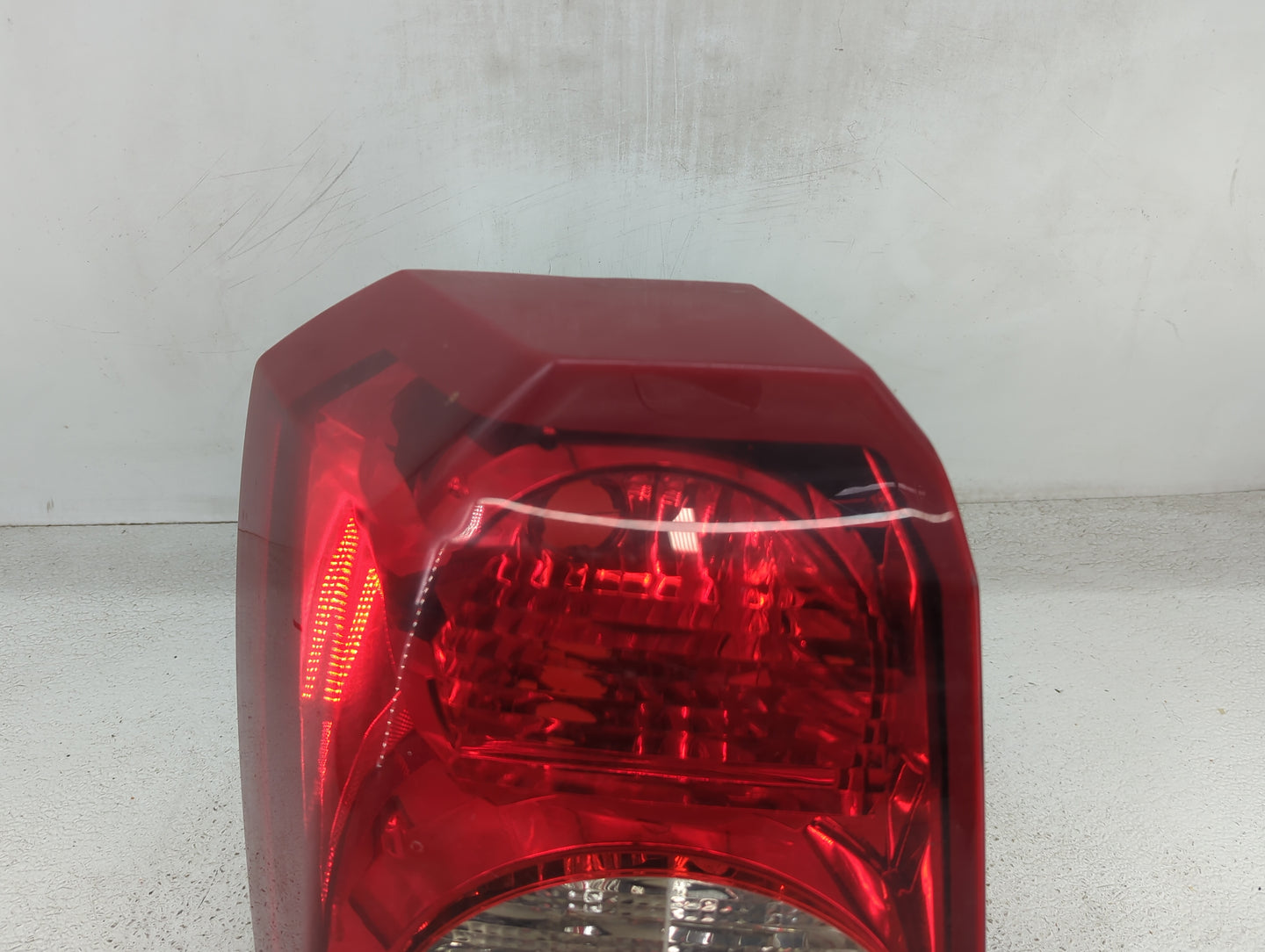 2008-2012 Dodge Caliber Tail Light Assembly Driver Left OEM P/N:05303881 05303753 Fits Fits 2008 2009 2010 2011 2012 OEM Use