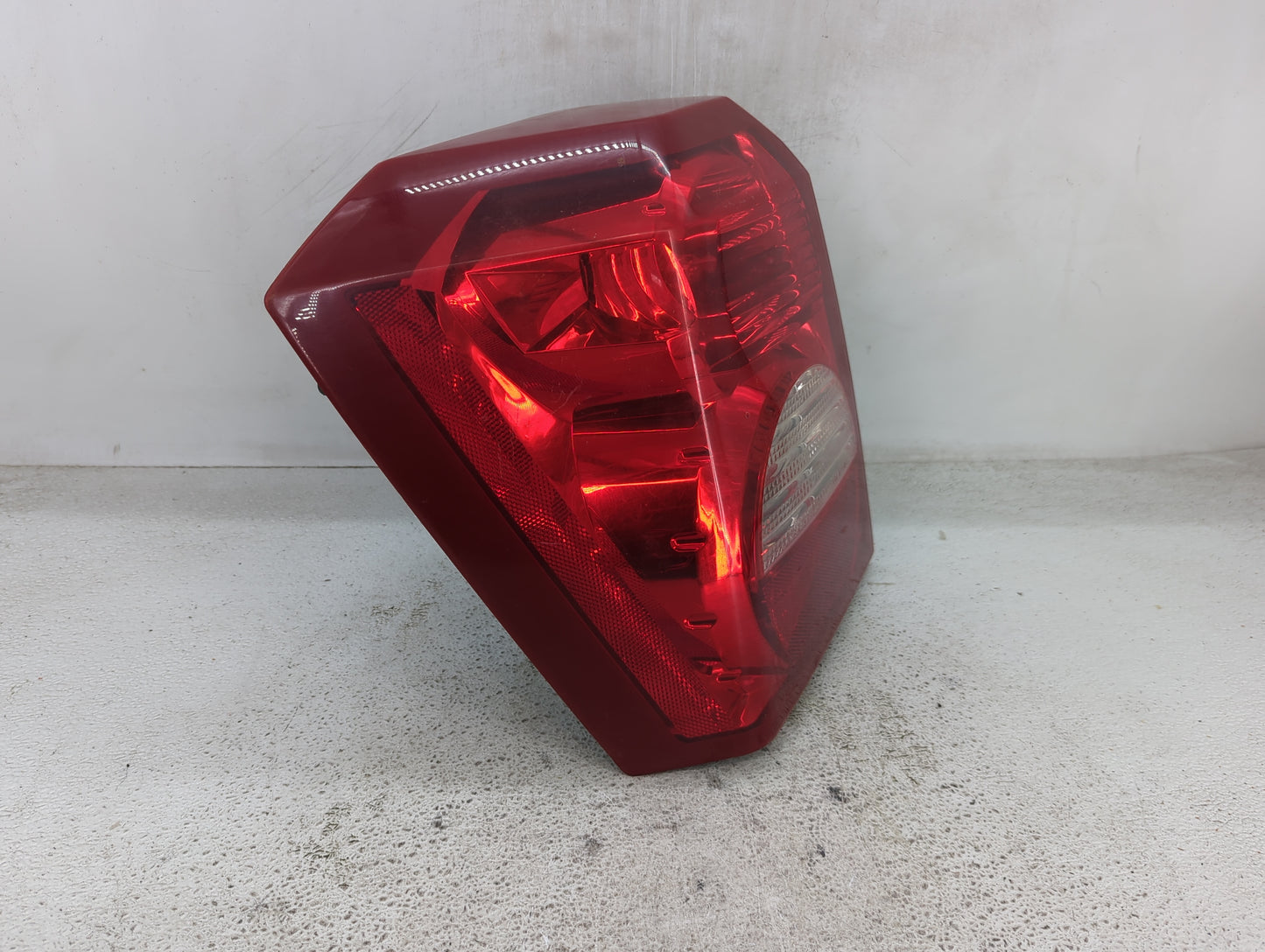 2008-2012 Dodge Caliber Tail Light Assembly Driver Left OEM P/N:05303881 05303753 Fits Fits 2008 2009 2010 2011 2012 OEM Use