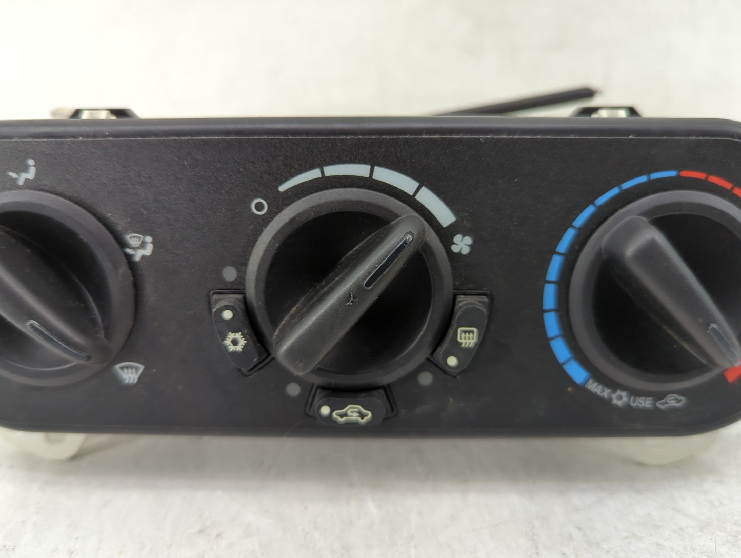 2007-2009 Dodge Caliber Climate Control Module Temperature AC/Heater Replacement P/N:P55111874AC Fits Fits 2007 2008 2009 OE