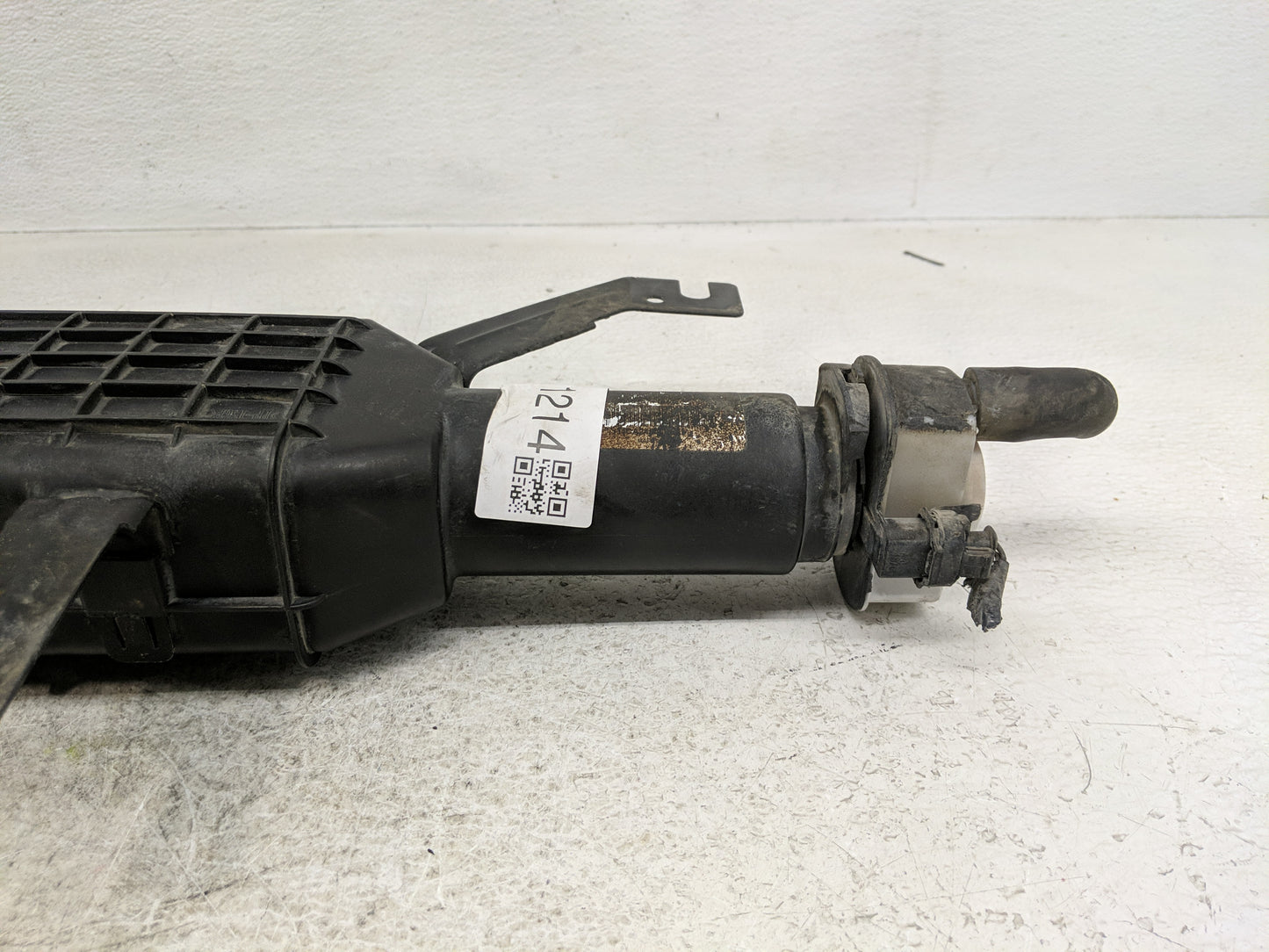 2008 Dodge Caravan Fuel Vapor Charcoal Canister - Oemusedautoparts1.com