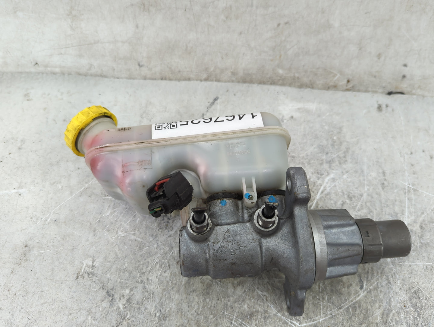Dodge Caravan Brake Master Cylinder 1467625 - Oemusedautoparts1.com
