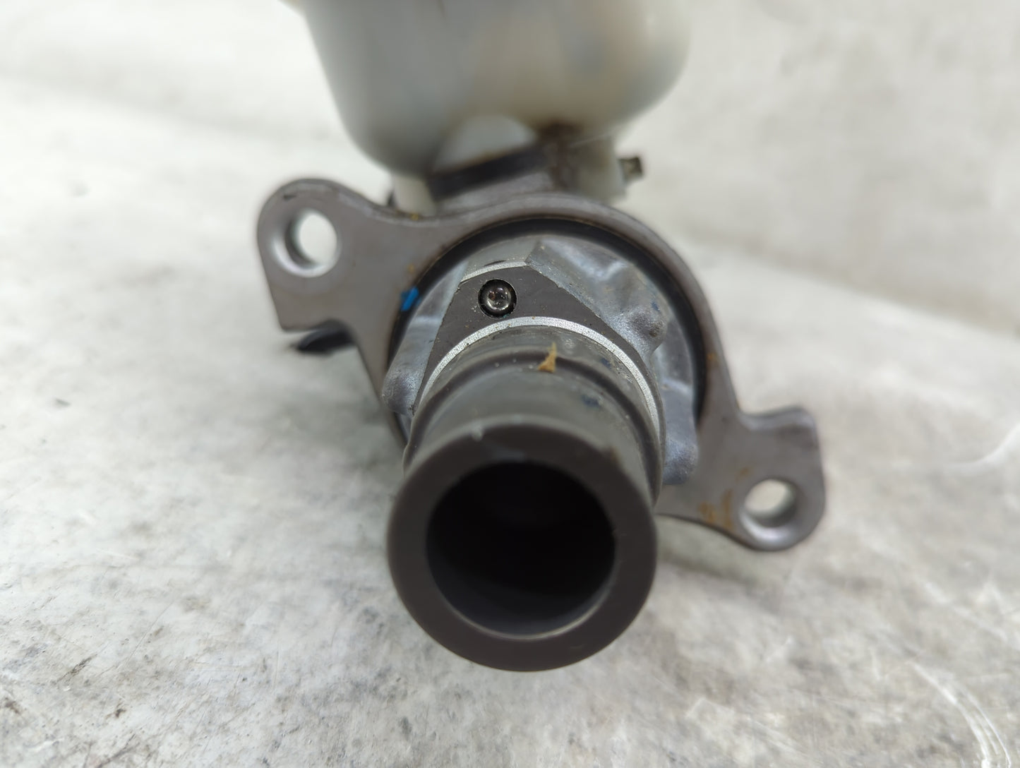 Dodge Caravan Brake Master Cylinder 1467625 - Oemusedautoparts1.com
