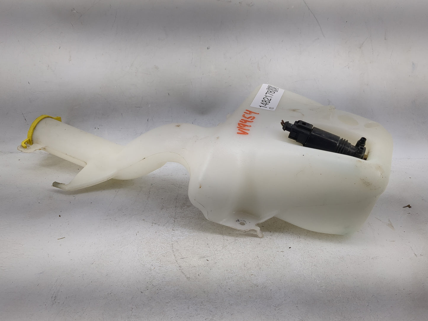 Dodge Caravan Windshield Washer Fluid Reservoir Bottle 1482178 - Oemusedautoparts1.com