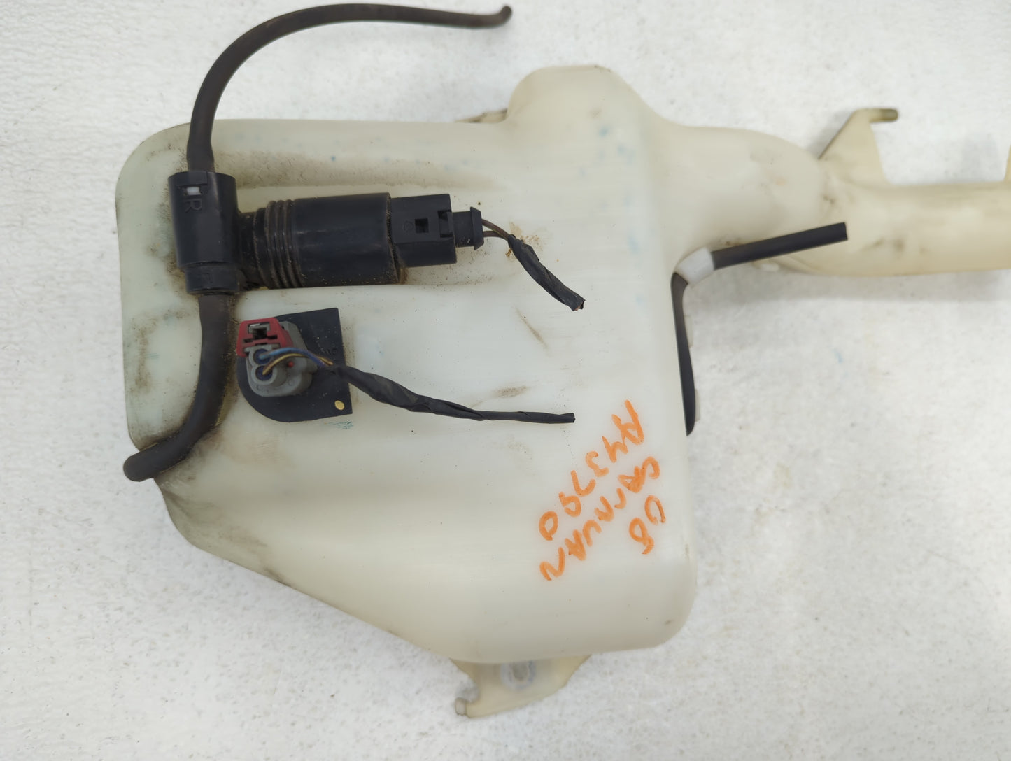 Dodge Caravan Windshield Washer Fluid Reservoir Bottle Oem - Oemusedautoparts1.com