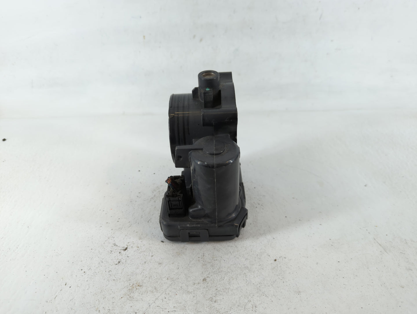 2008 Dodge Caravan Throttle Body P/N:0 280 750 460 04593858AA Fits Fits 2009 2010 2011 OEM Used Auto Parts - Oemusedautopart