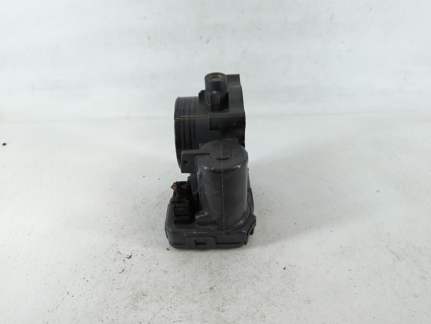 2008 Dodge Caravan Throttle Body P/N:0 280 750 460 04593858AA Fits Fits 2009 2010 2011 OEM Used Auto Parts - Oemusedautopart