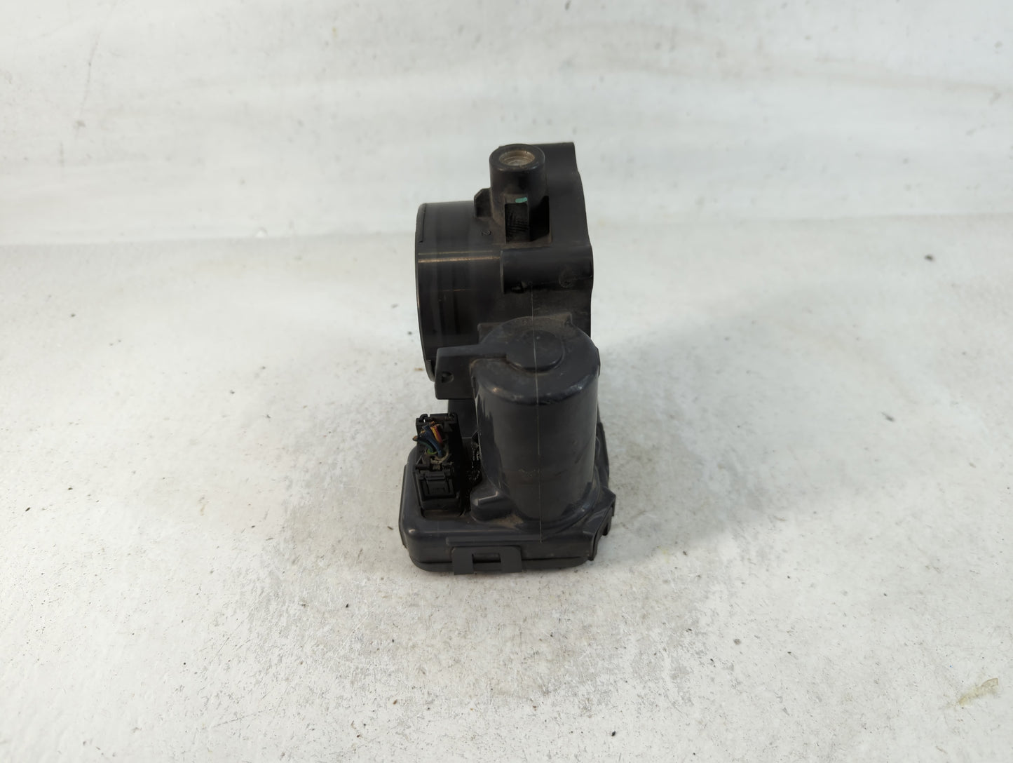 2008 Dodge Caravan Throttle Body P/N:0 280 750 460 04593858AA Fits Fits 2009 2010 2011 OEM Used Auto Parts - Oemusedautopart