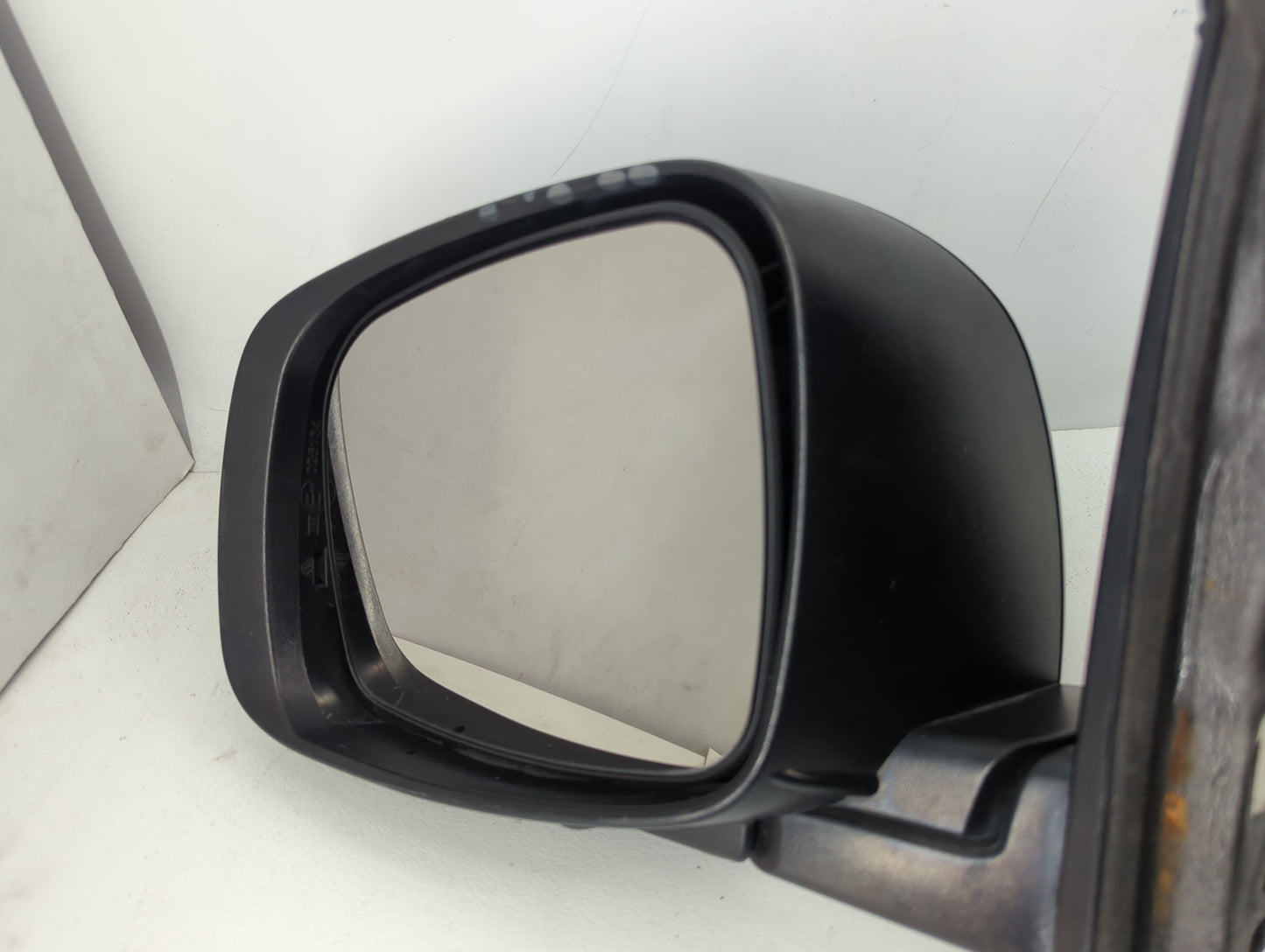 2008 Dodge Caravan Driver Side View Mirror - Left Door Mirror OEM Used - Oemusedautoparts1.com