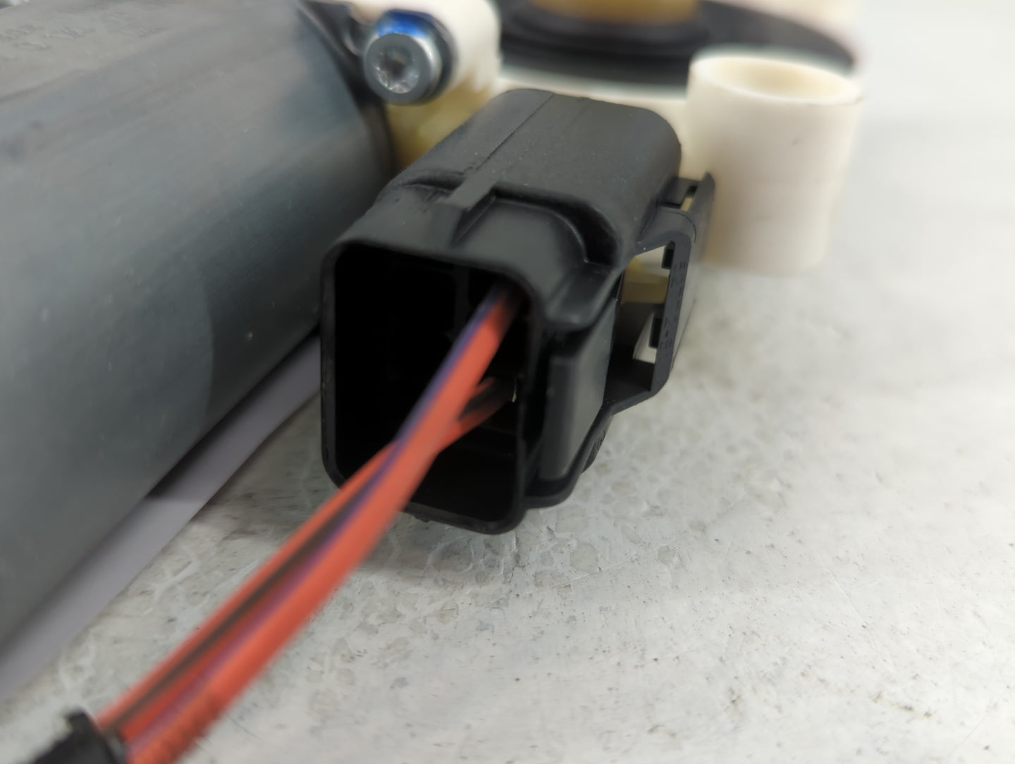 Dodge Caravan Passenger Front Right Power Window Motor - Oemusedautoparts1.com