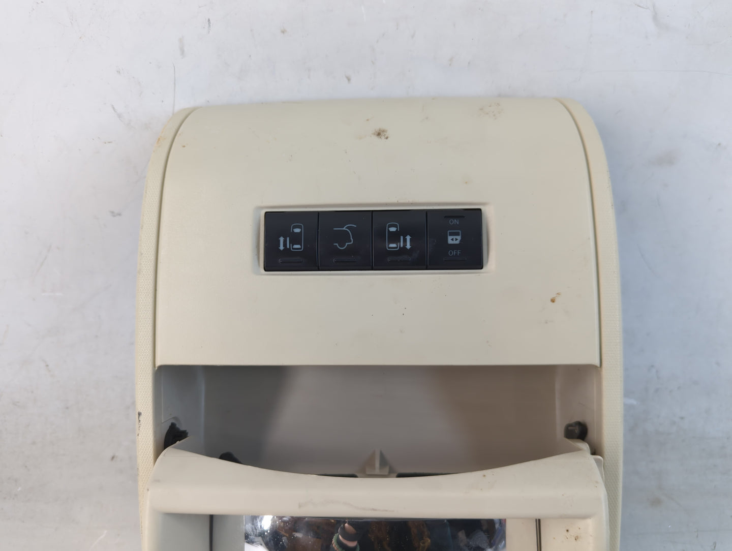 2008 Dodge Caravan Overhead Roof Console - Oemusedautoparts1.com