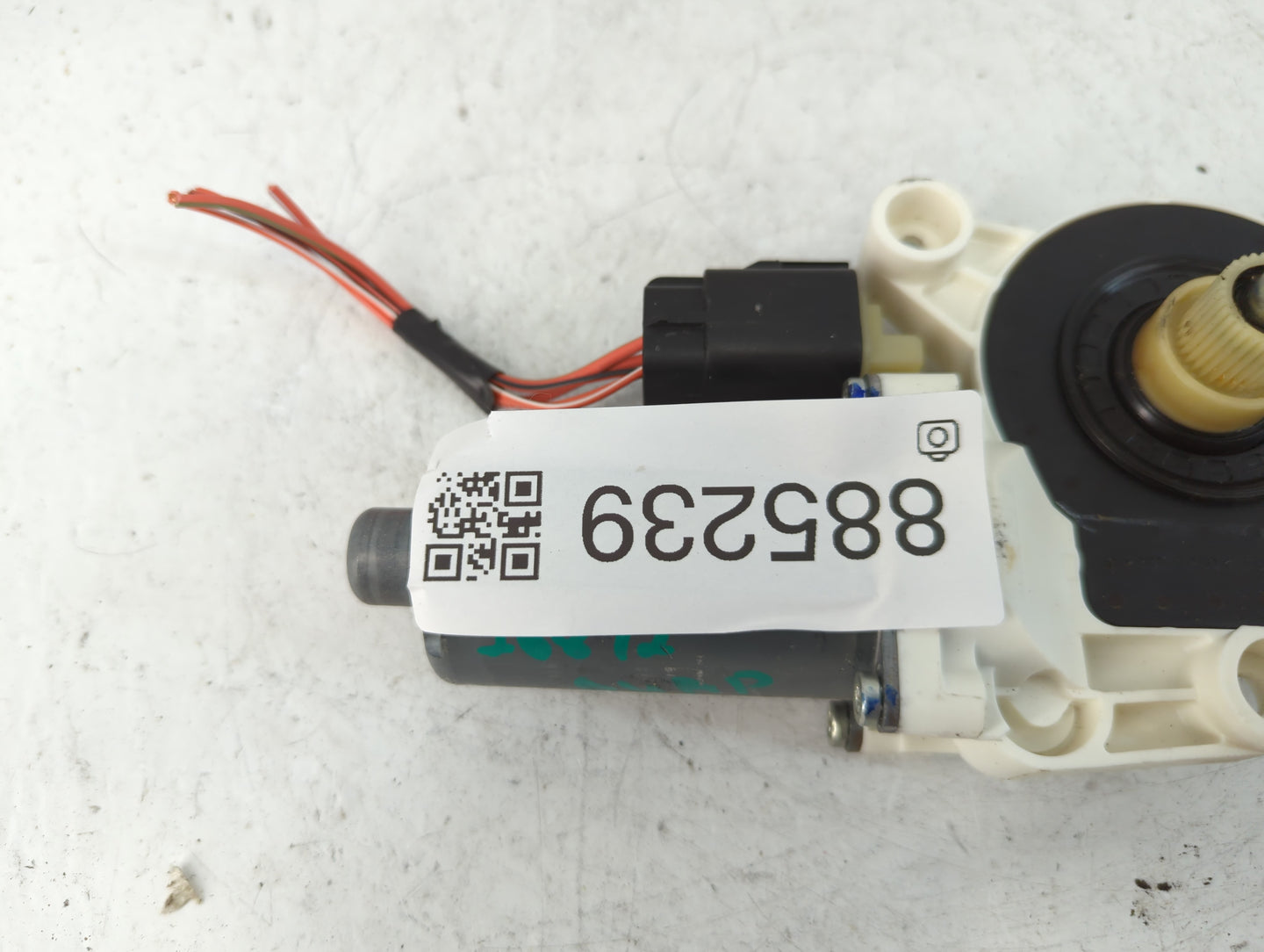 Dodge Caravan Passenger Front Right Power Window Motor - Oemusedautoparts1.com