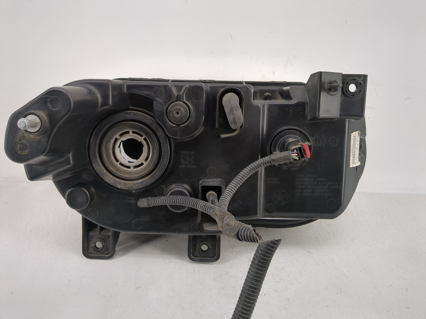 2008-2014 Dodge Challenger Driver Left Oem Head Light Headlight Lamp - Oemusedautoparts1.com