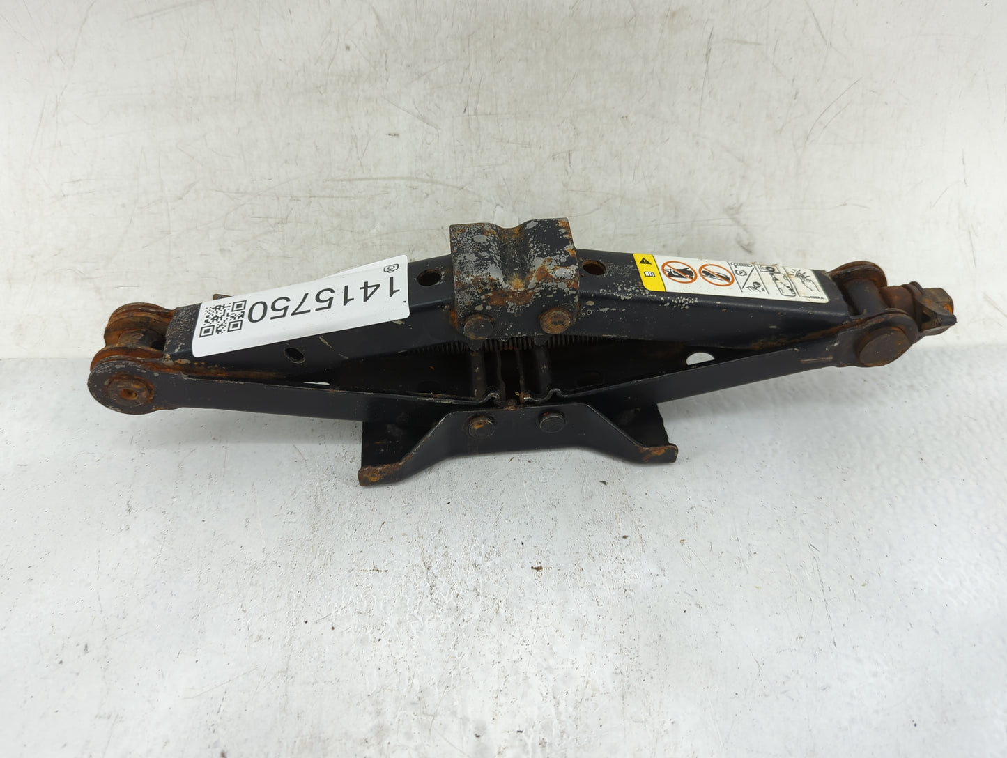 2008 Dodge Challenger Spare Scissor Car Jack - Oemusedautoparts1.com