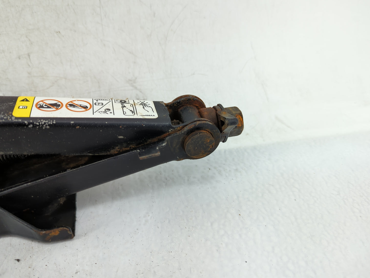 2008 Dodge Challenger Spare Scissor Car Jack - Oemusedautoparts1.com