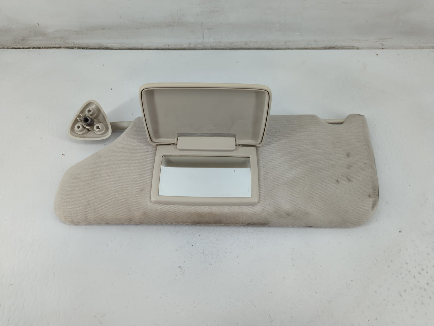 2008-2010 Dodge Charger Sun Visor Shade Replacement Driver Left Mirror Fits Fits 2008 2009 2010 OEM Used Auto Parts - Oemuse