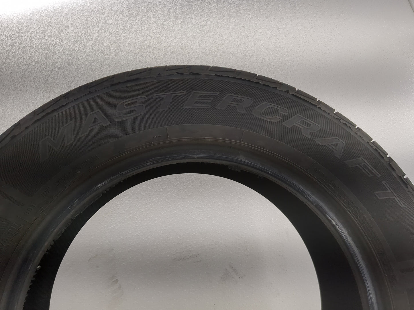 Used Tire 215/65R17 MASTERCRAFT COURSER QUET PLUS 99T - Tread Depth 10/32 - Oemusedautoparts1.com