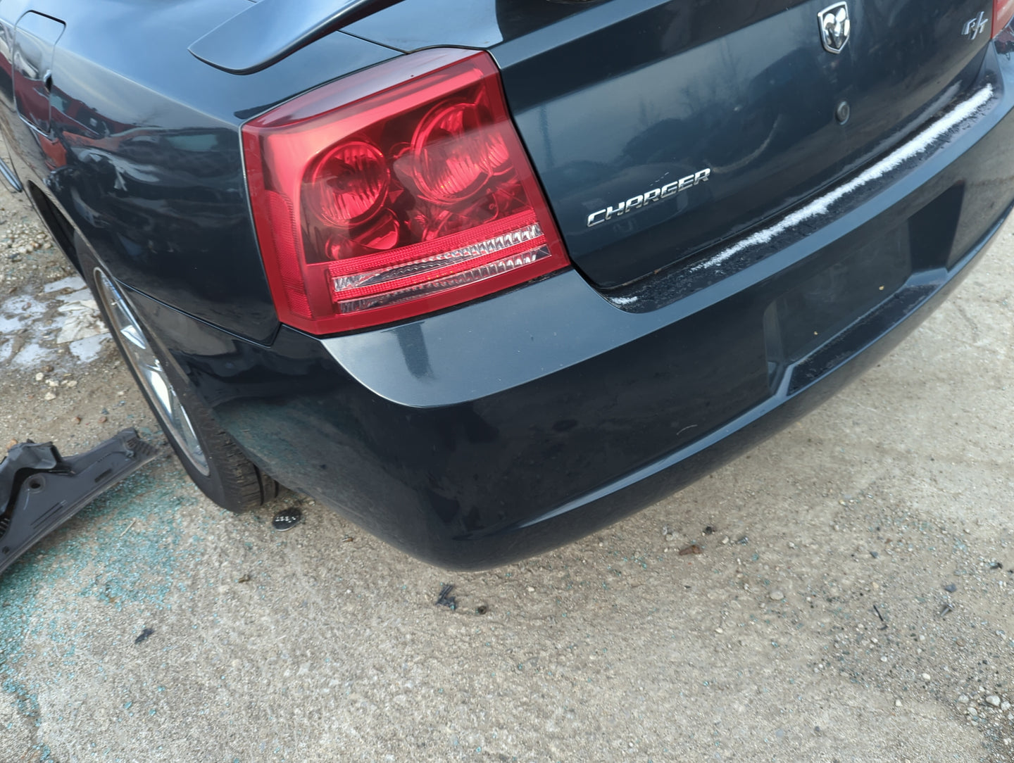 2006-2010 Dodge Charger Rear Bumper Assembly Oem 1289640 - Oemusedautoparts1.com