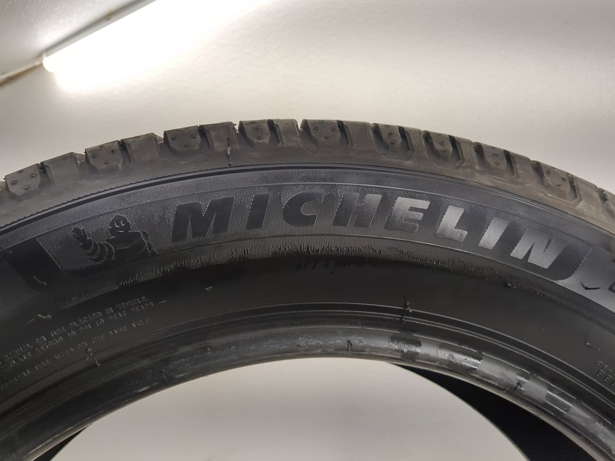 Used Tire 225/60R18 MICHELIN DEFENDER 2 100H - Tread Depth 10/32 - Oemusedautoparts1.com