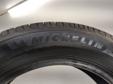 Used Tire 225/60R18 MICHELIN DEFENDER 2 100H - Tread Depth 10/32